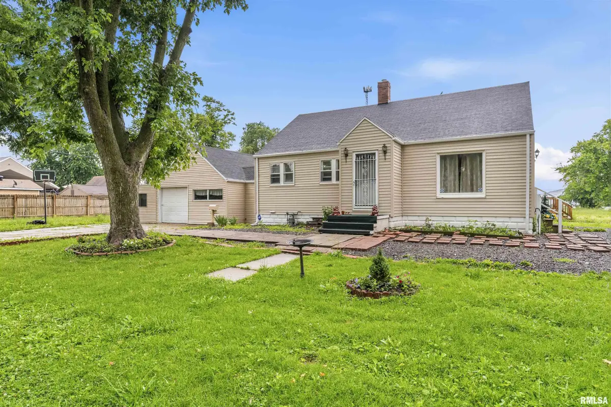 520 W Maple Avenue, Springfield, IL 62704 - #1
