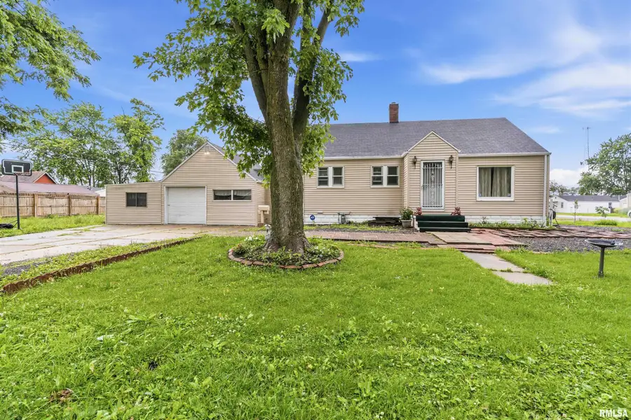 520 W Maple Avenue, Springfield, IL 62704 - #2