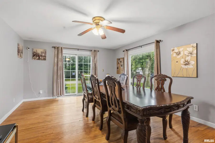 520 W Maple Avenue, Springfield, IL 62704 - #3