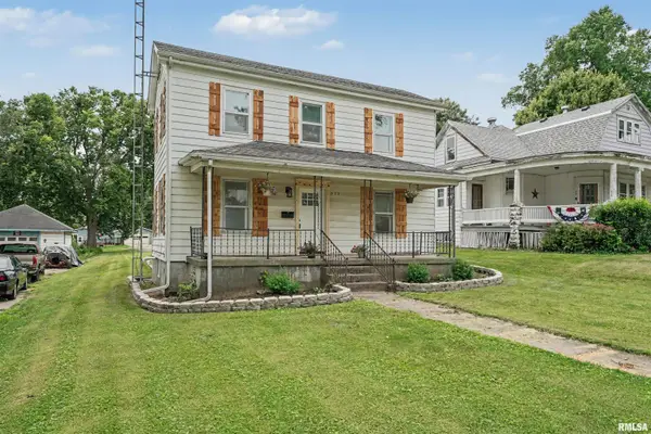 433 8th Street, Lincoln, IL 62656