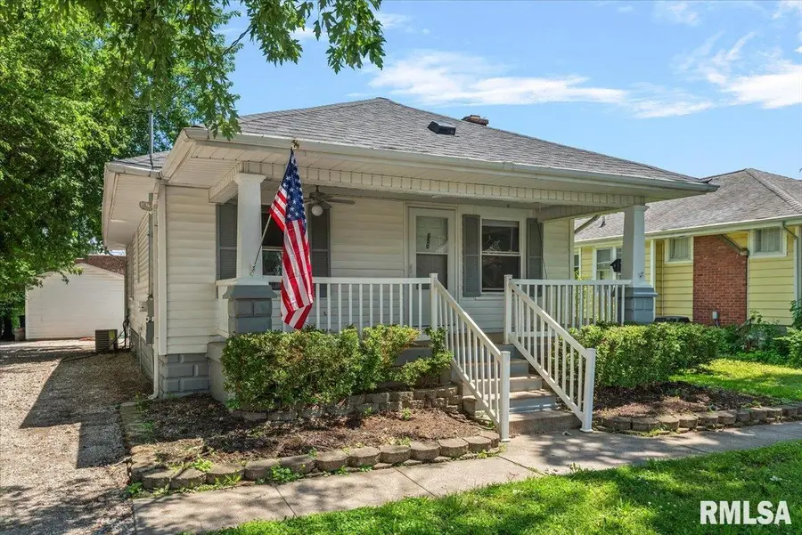 550 S Washington Street, Taylorville, IL 62568 - #3