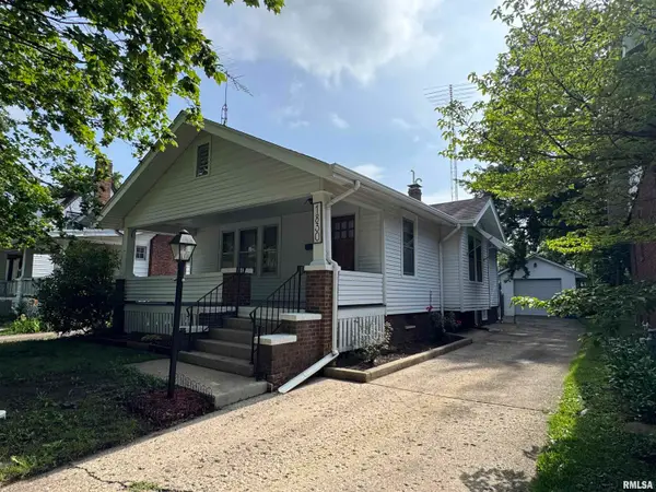 1830 College Street, Springfield, IL 62704