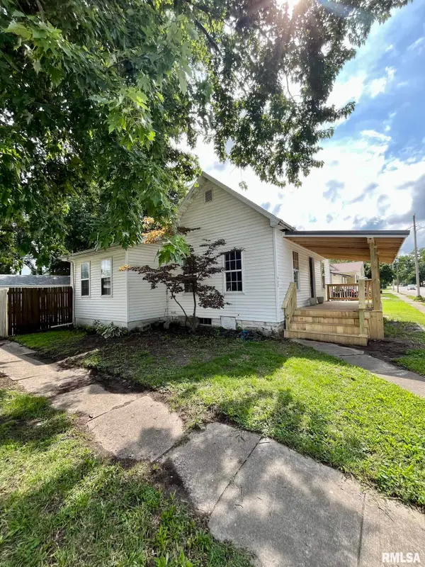 902 W Franklin Street, Taylorville, IL 62568