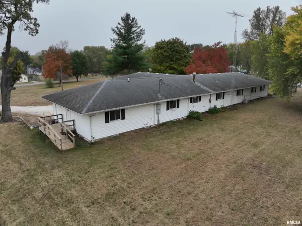 201 Hancock Street, Oquawka, IL 61469
