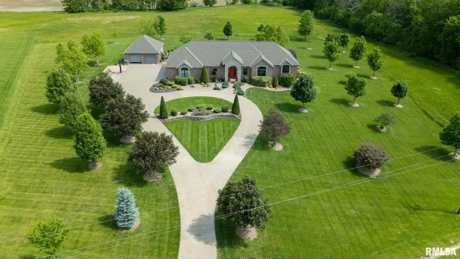 507 E High Street, Mendon, IL 62351 - #2