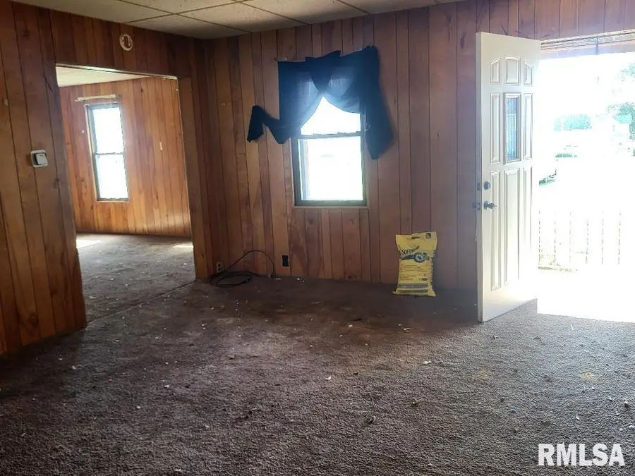 843 Abingdon Street, Galesburg, IL 61401 - #2