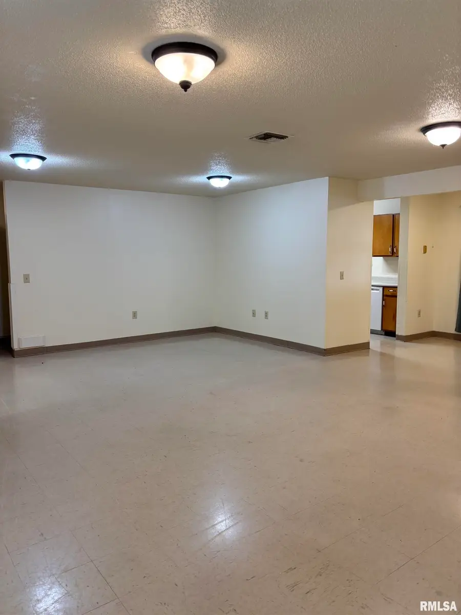 420 S West Street, Jacksonville, IL 62650 - #2