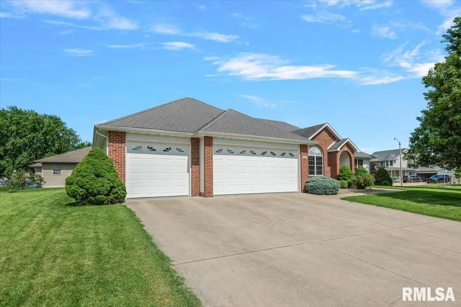6800 Ironwood Drive, Springfield, IL 62712 - #3