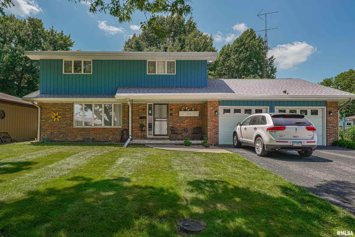 412 N Belmont Street, Mount Pulaski, IL 62548 - #1