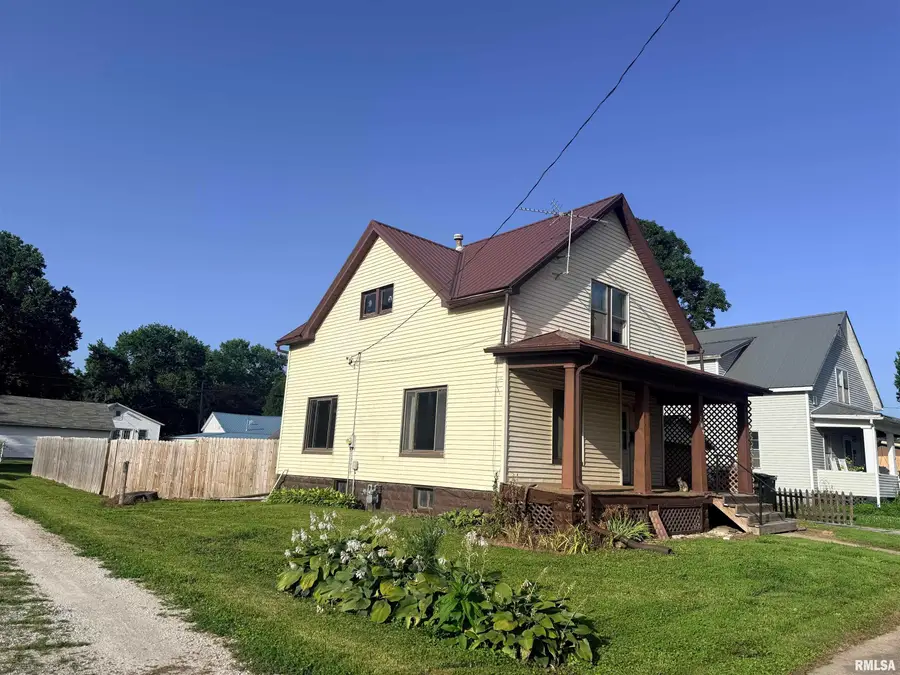 209 W Chestnut Street, Mount Sterling, IL 62353 - #2