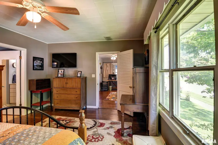 602 N Cherokee Street, Taylorville, IL 62568 - #2
