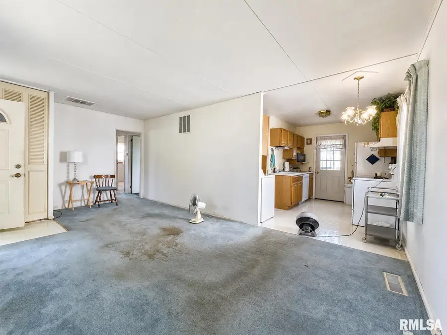 1904 Black Avenue, Springfield, IL 62702 - #3
