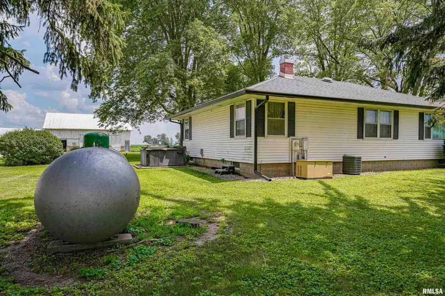 1610 1800th Street, Lincoln, IL 62656 - #3