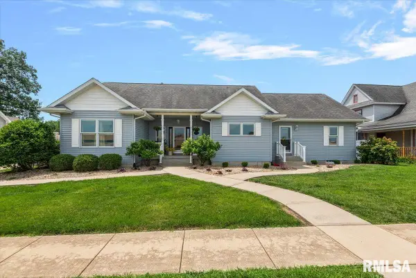 110 E Pleasant Street, Taylorville, IL 62568