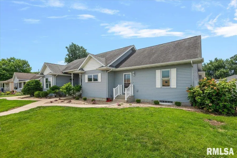 110 E Pleasant Street, Taylorville, IL 62568 - #3