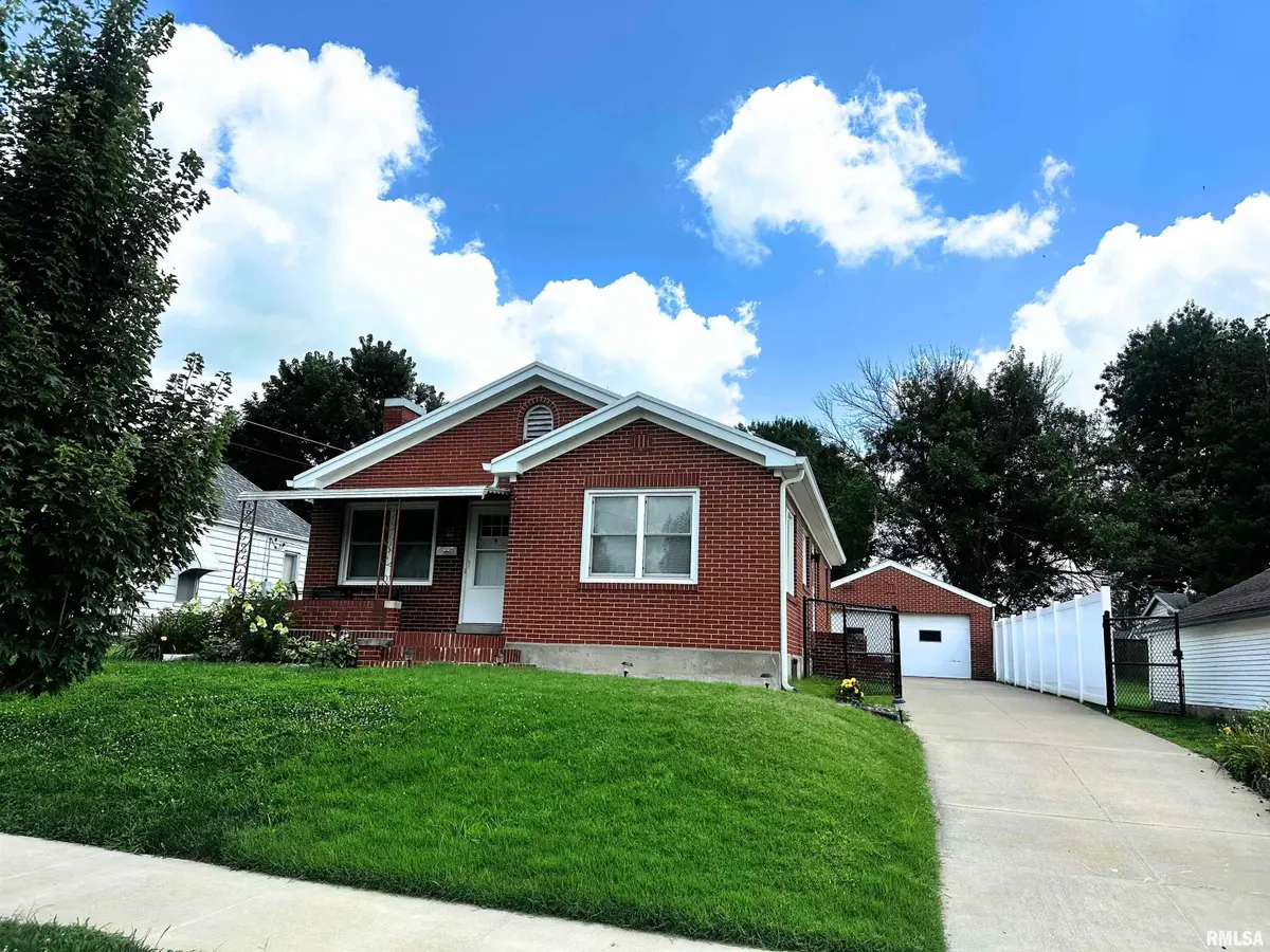 910 N 22nd Street, Quincy, IL 62301 - #1