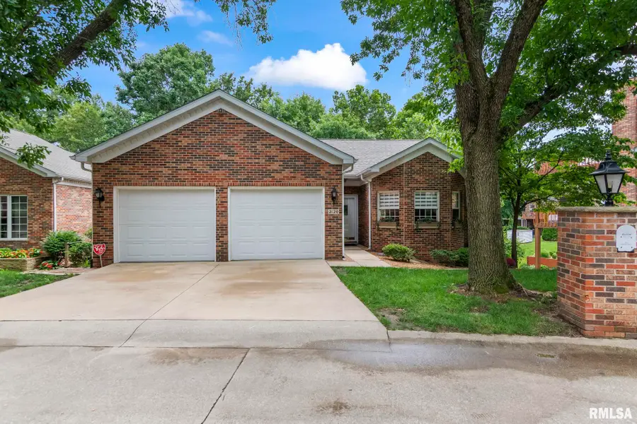 2120 Timbercrest Court, Springfield, IL 62702-0000 - #2