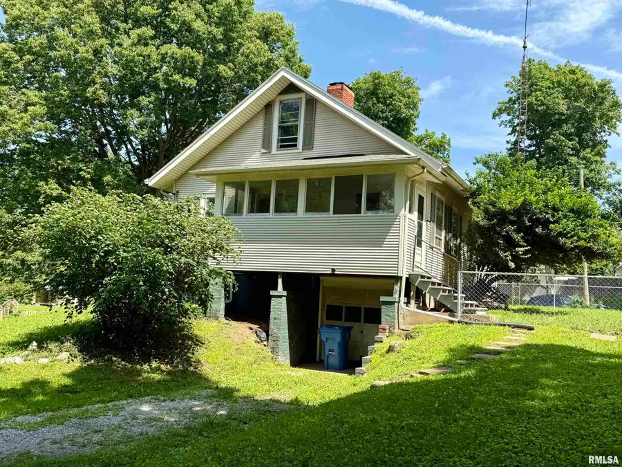 320 W Madison Street, Petersburg, IL 62675 - #2
