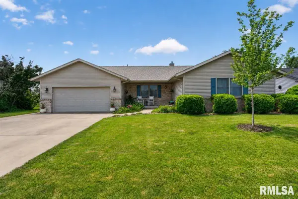 1530 Sequoia Drive, Chatham, IL 62629