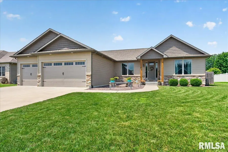 409 Sommerset Drive, Chatham, IL 62629 - #3