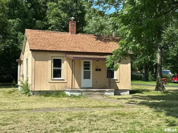 423/431 E Prairie Street, Virden, IL 62690