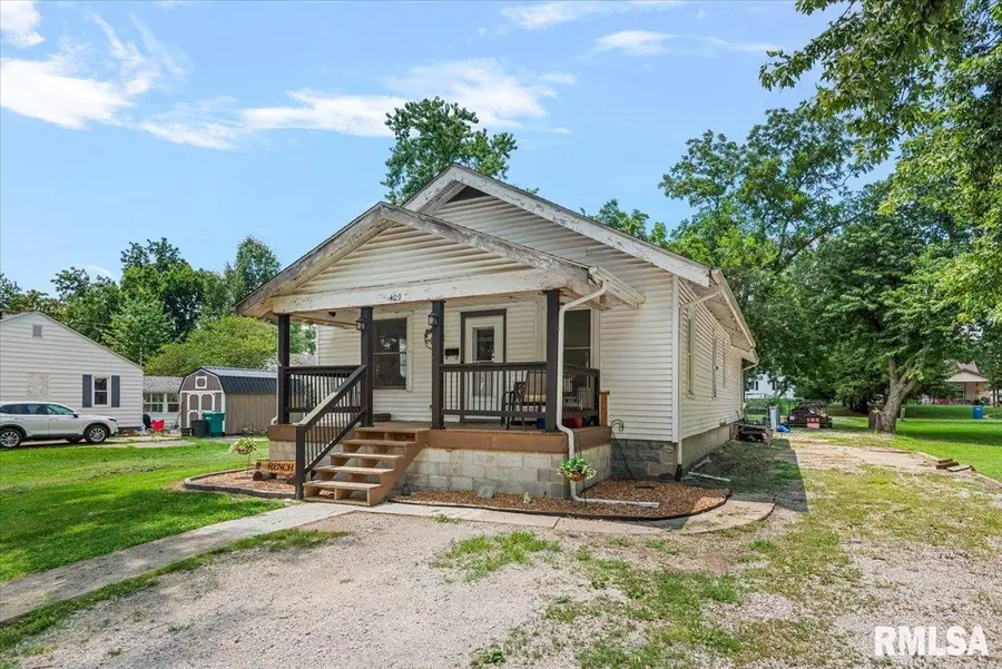 409 S Sherman Street, Pana, IL 62557 - #2