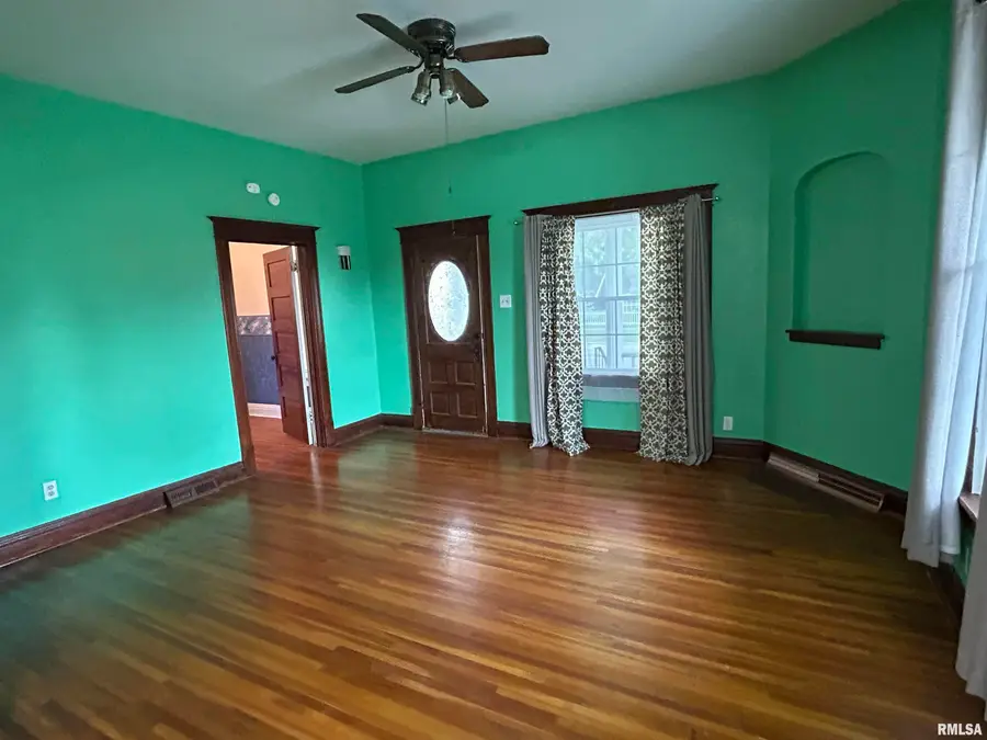 211 S Main Street, Athens, IL 62613 - #3