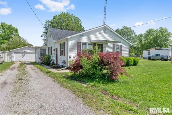 714 E Birch Street, New Berlin, IL 62670