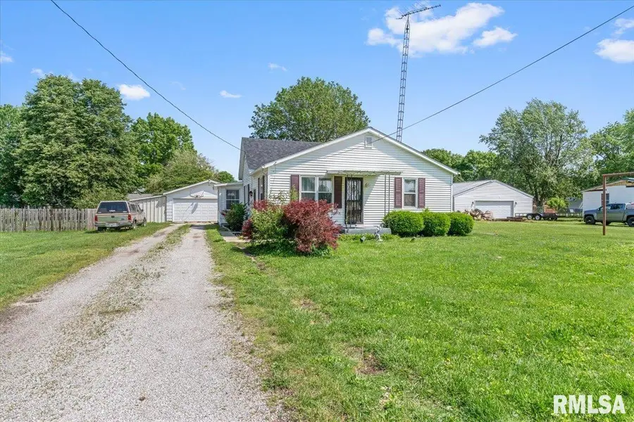 714 E Birch Street, New Berlin, IL 62670 - #2