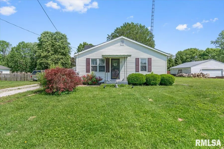 714 E Birch Street, New Berlin, IL 62670 - #3