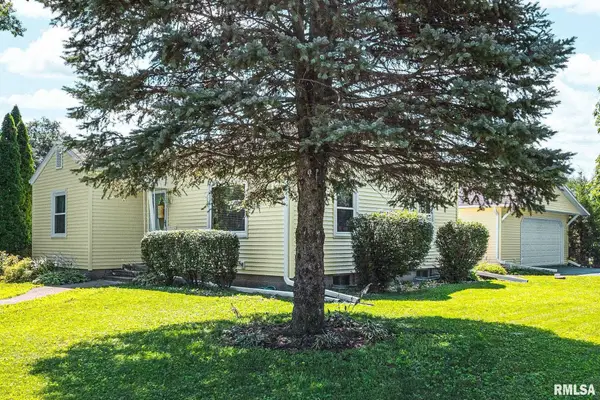 382 W Dayton Street, Galesburg, IL 61401