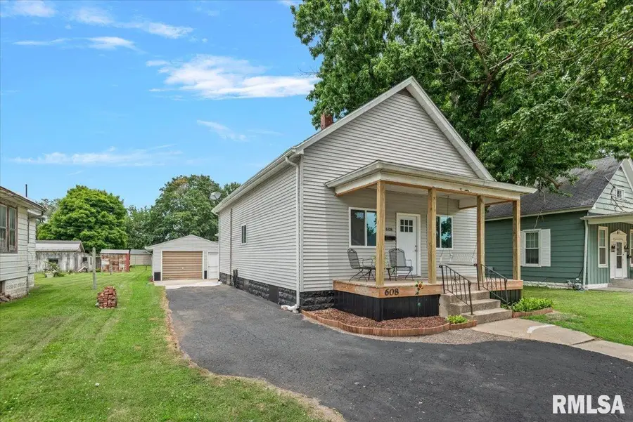 608 W Maple Street, Auburn, IL 62615 - #2