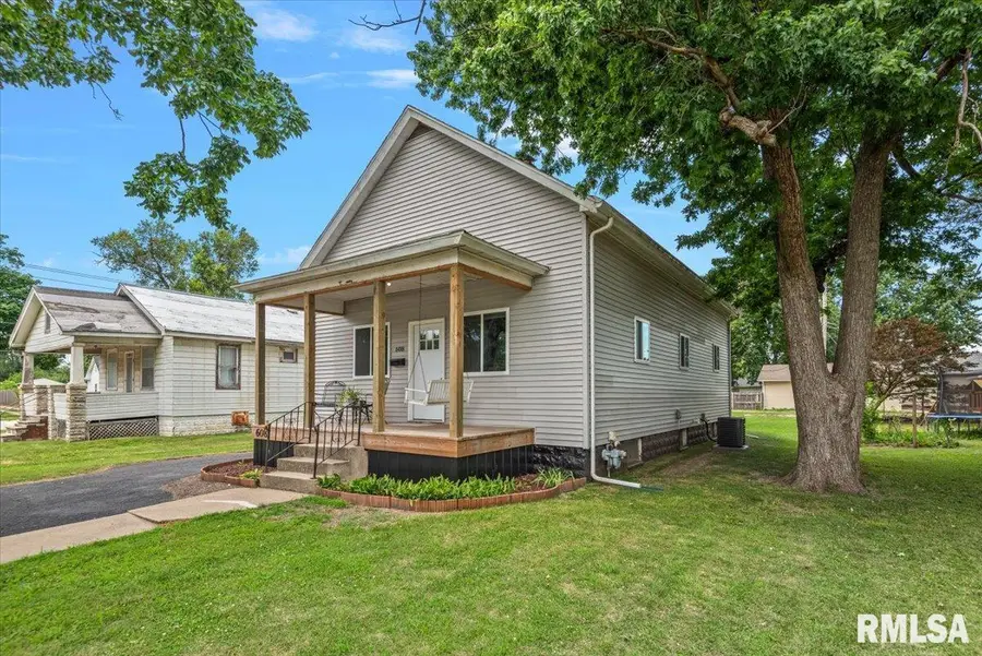 608 W Maple Street, Auburn, IL 62615 - #3