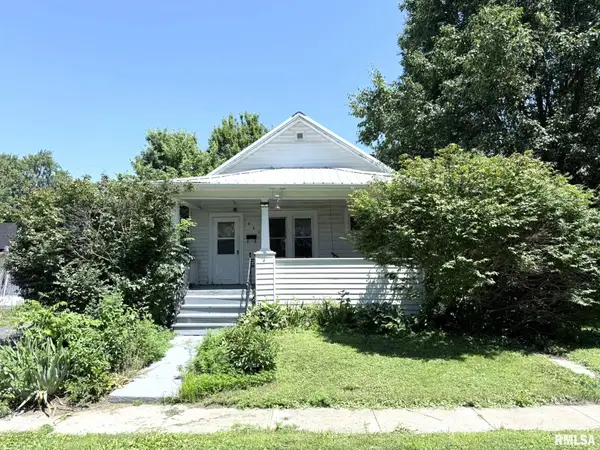 1521 E Grove Street, Galesburg, IL 61401