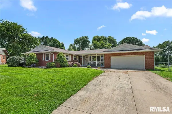 12 Northridge Drive, Sherman, IL 62684