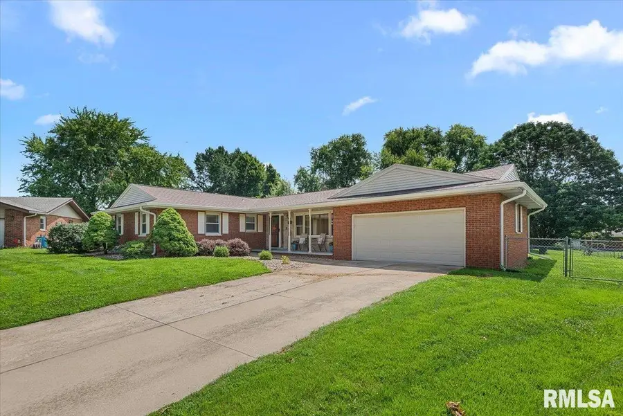 12 Northridge Drive, Sherman, IL 62684 - #2