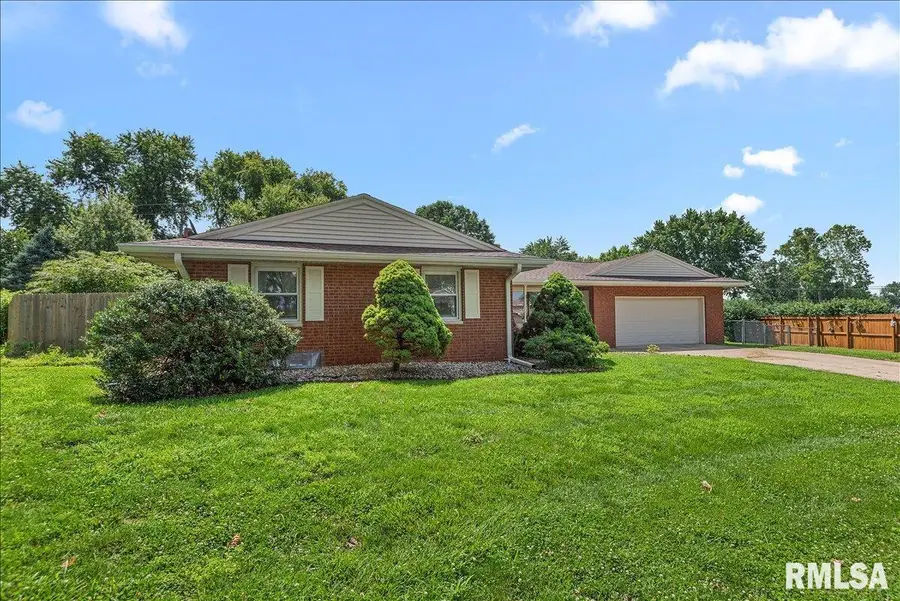 12 Northridge Drive, Sherman, IL 62684 - #3