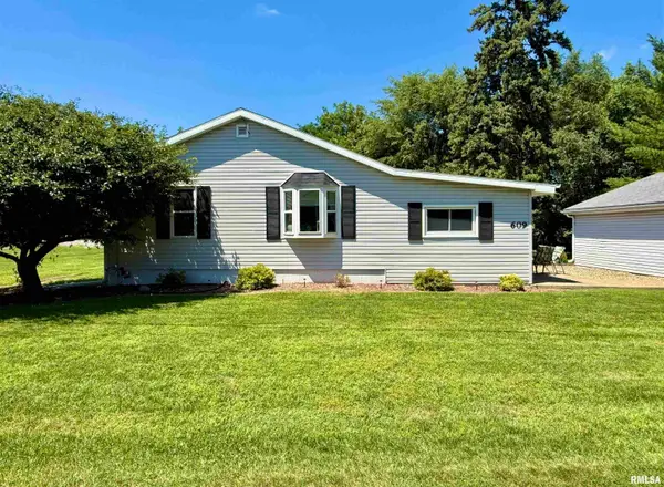 609 Glenway Avenue, Knoxville, IL 61448