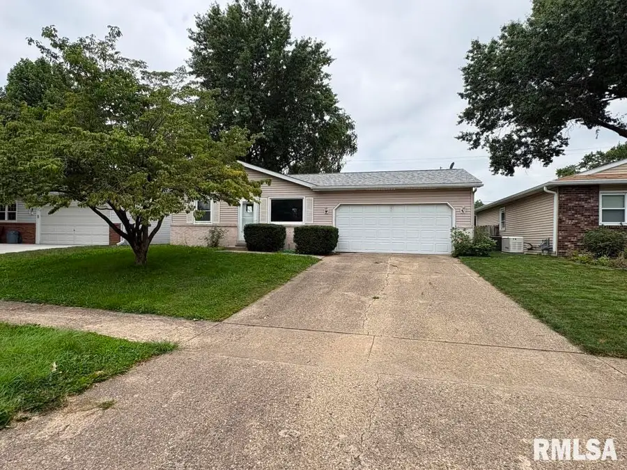 2043 Scarborough Road, Springfield, IL 62702 - #2