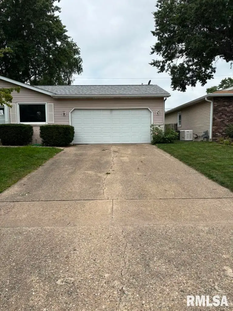 2043 Scarborough Road, Springfield, IL 62702 - #3