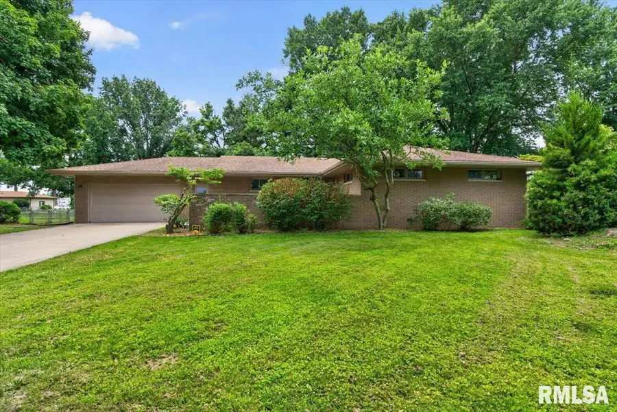 618 Magnolia Drive, Rochester, IL 62563 - #2
