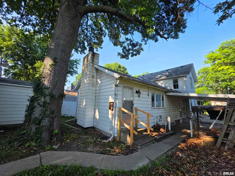 1035 N 6th Street, Springfield, IL 62702 - #3
