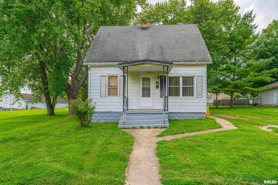 408 S Lafayette Street, Mount Pulaski, IL 62548 - #2