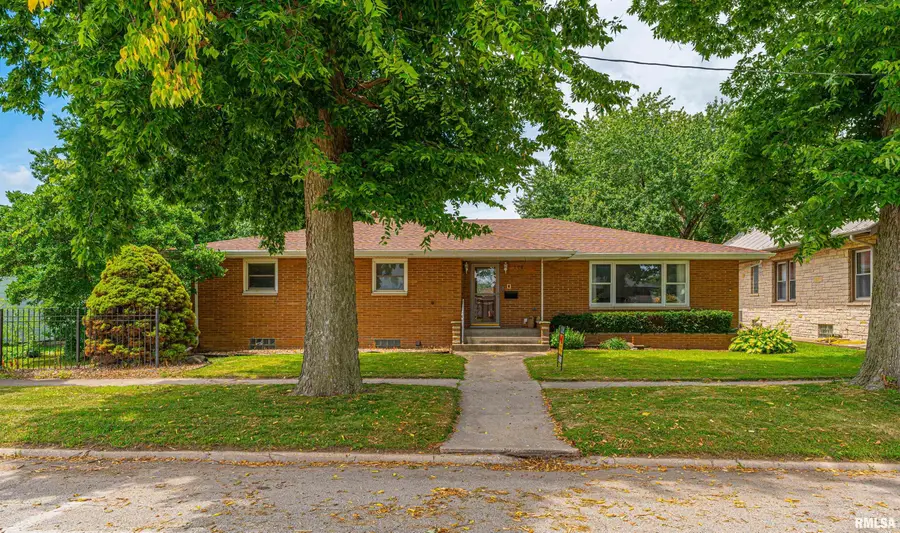 144 N Main Street, Mason City, IL 62664 - #2