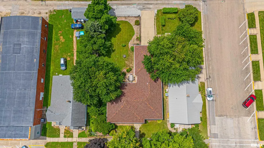 144 N Main Street, Mason City, IL 62664 - #3