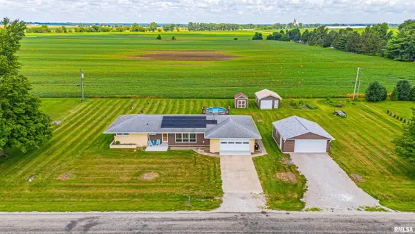 1390 Airport Road, Lincoln, IL 62656