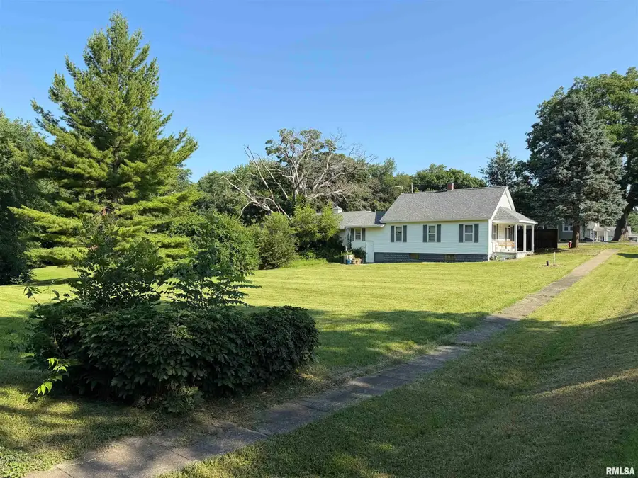 415 N Cleveland Avenue, Thayer, IL 62689 - #3