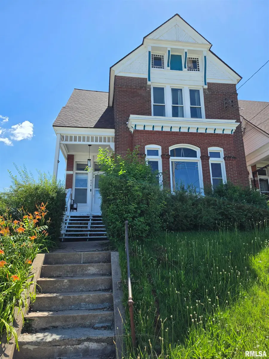 434 N 5th Street, Quincy, IL 62301 - #2