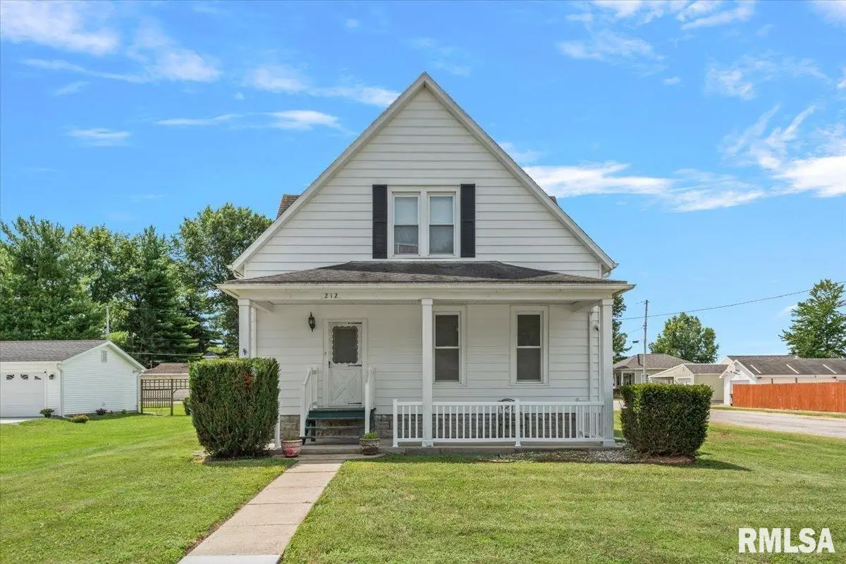 212 W 1st Street, Morrisonville, IL 62546 - #1