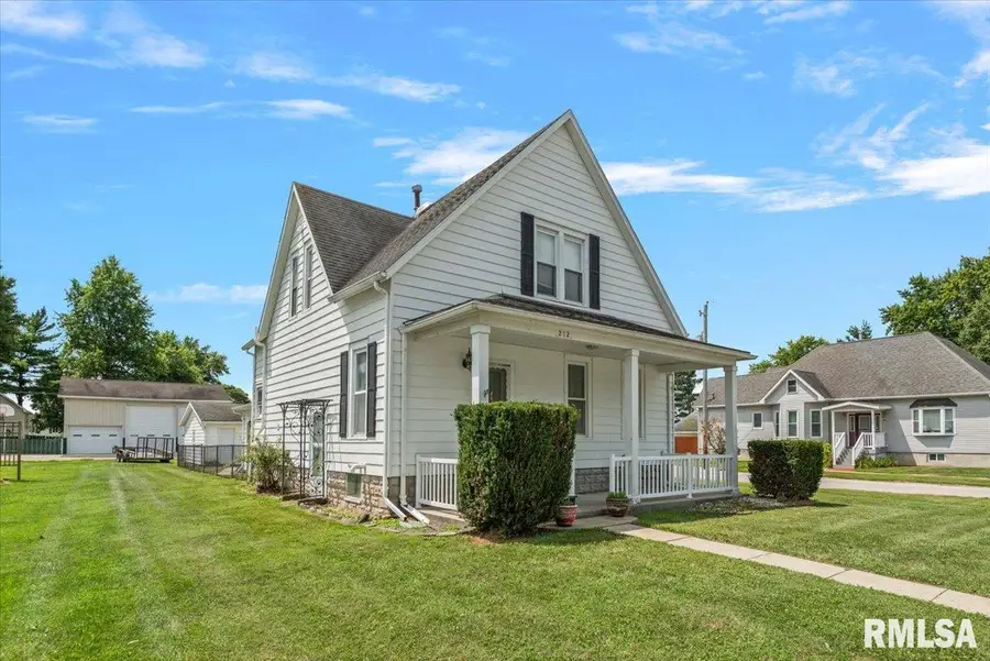 212 W 1st Street, Morrisonville, IL 62546 - #3